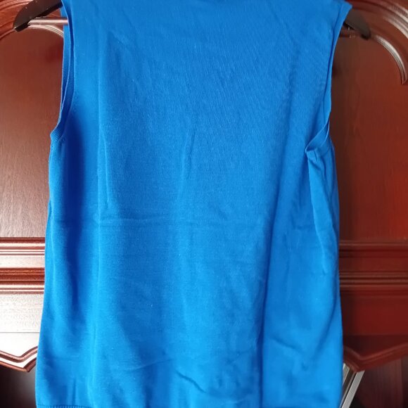 August Silk Sleeveless Top - Picture 5 of 6